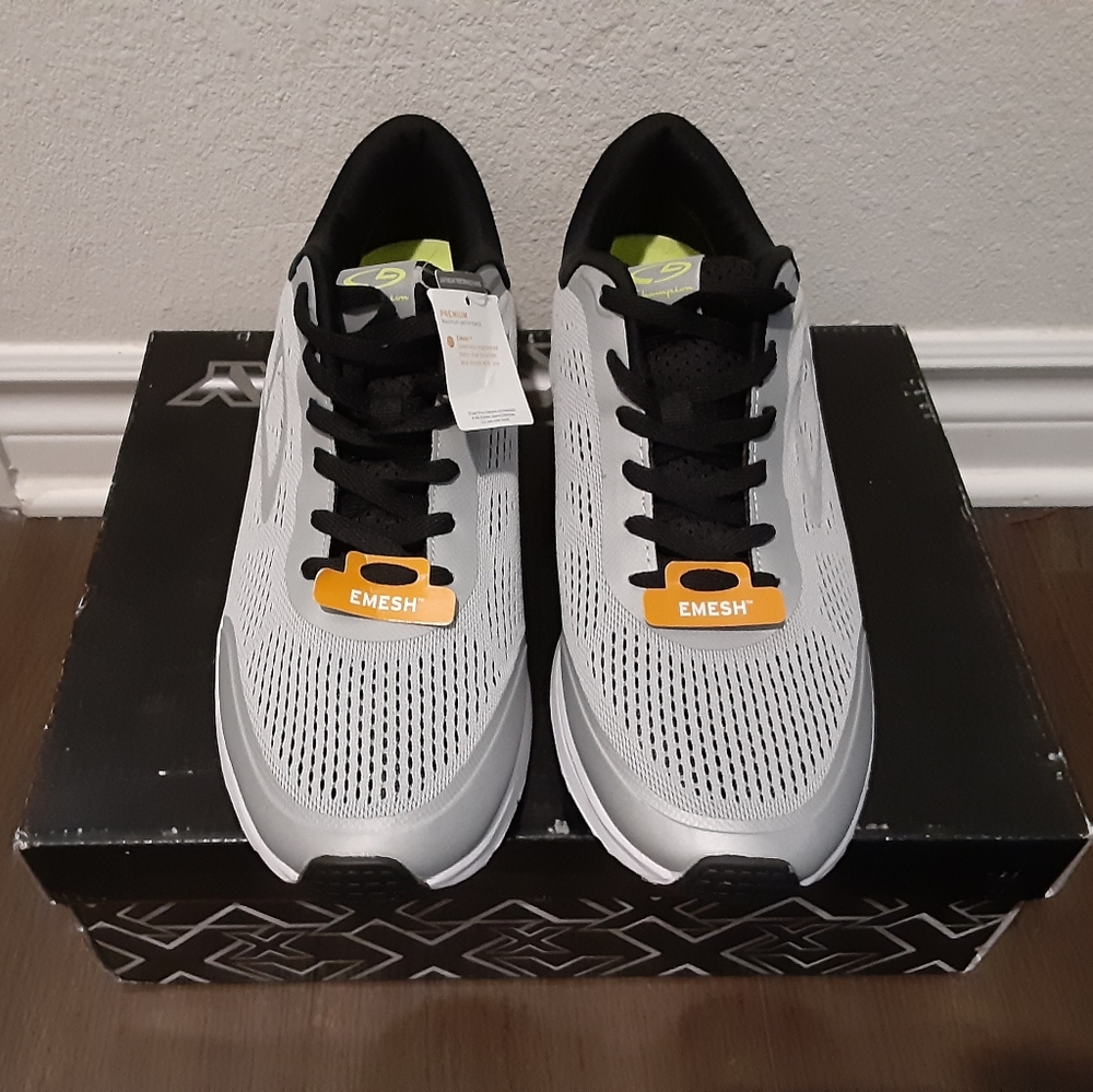 Champion - Picture 2 of 5